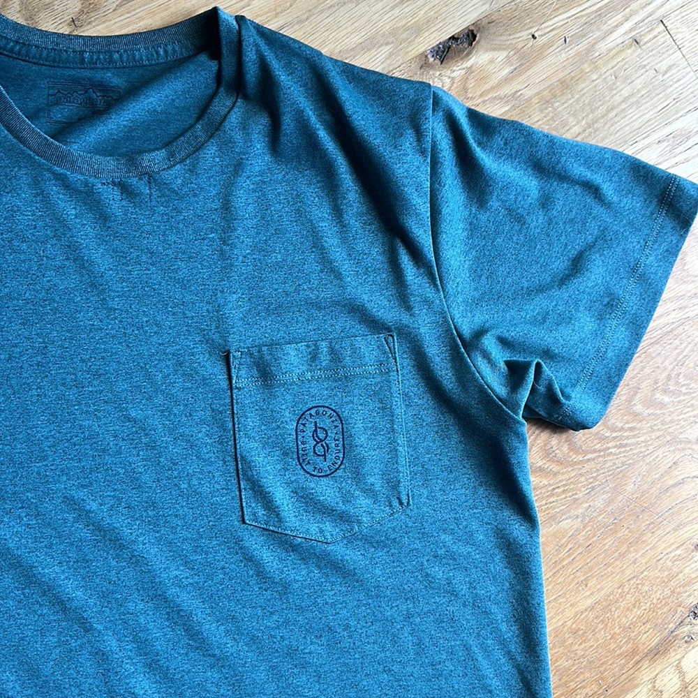 Patagonia slim fit tee with pocket L